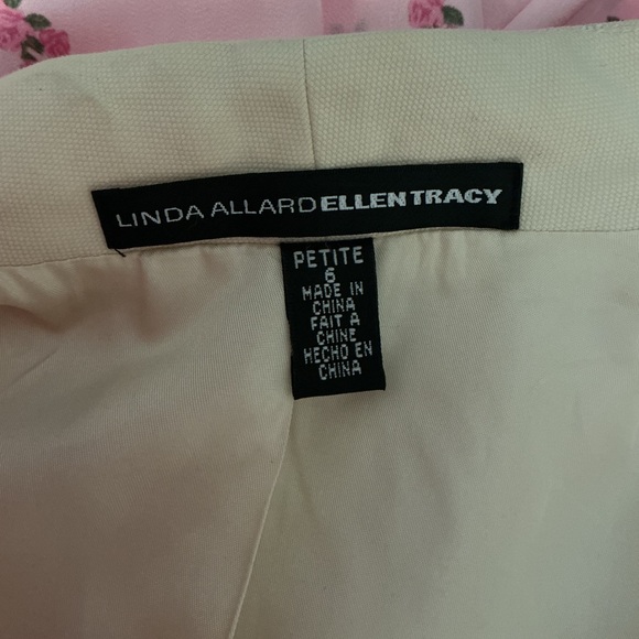 Elegant White Embroidered Open Front Women’s Jacket - Picture 3 of 3